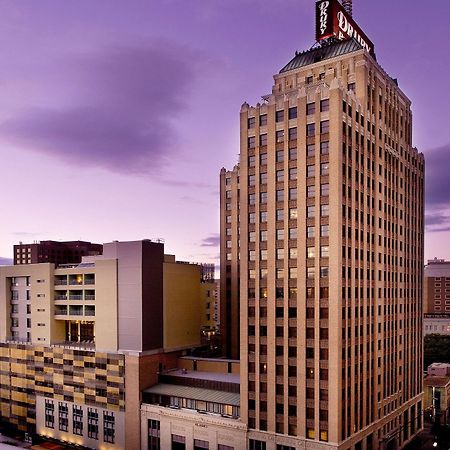 Drury Plaza Hotel San Antonio Riverwalk Exterior photo