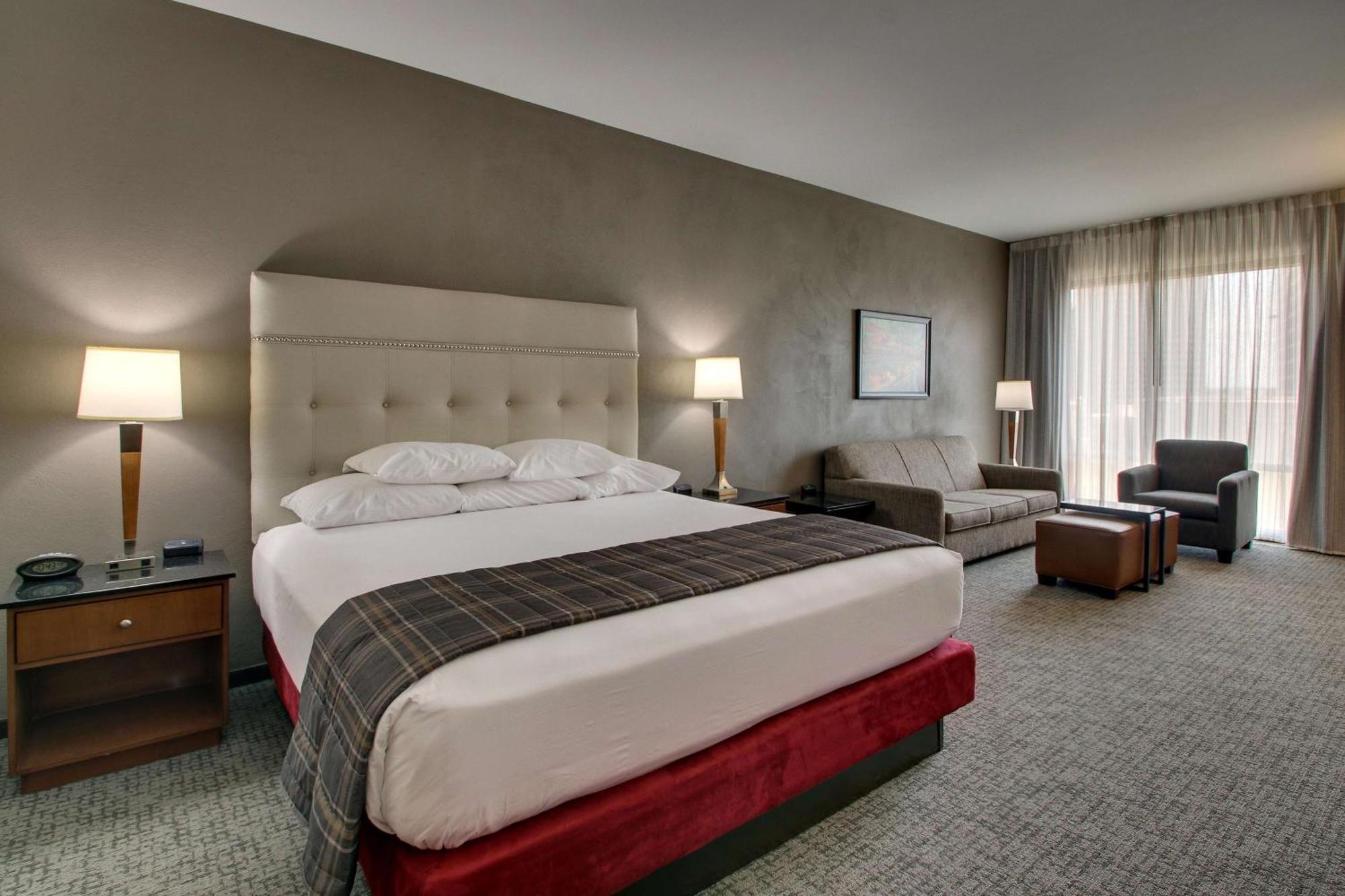 Drury Plaza Hotel San Antonio Riverwalk Room photo