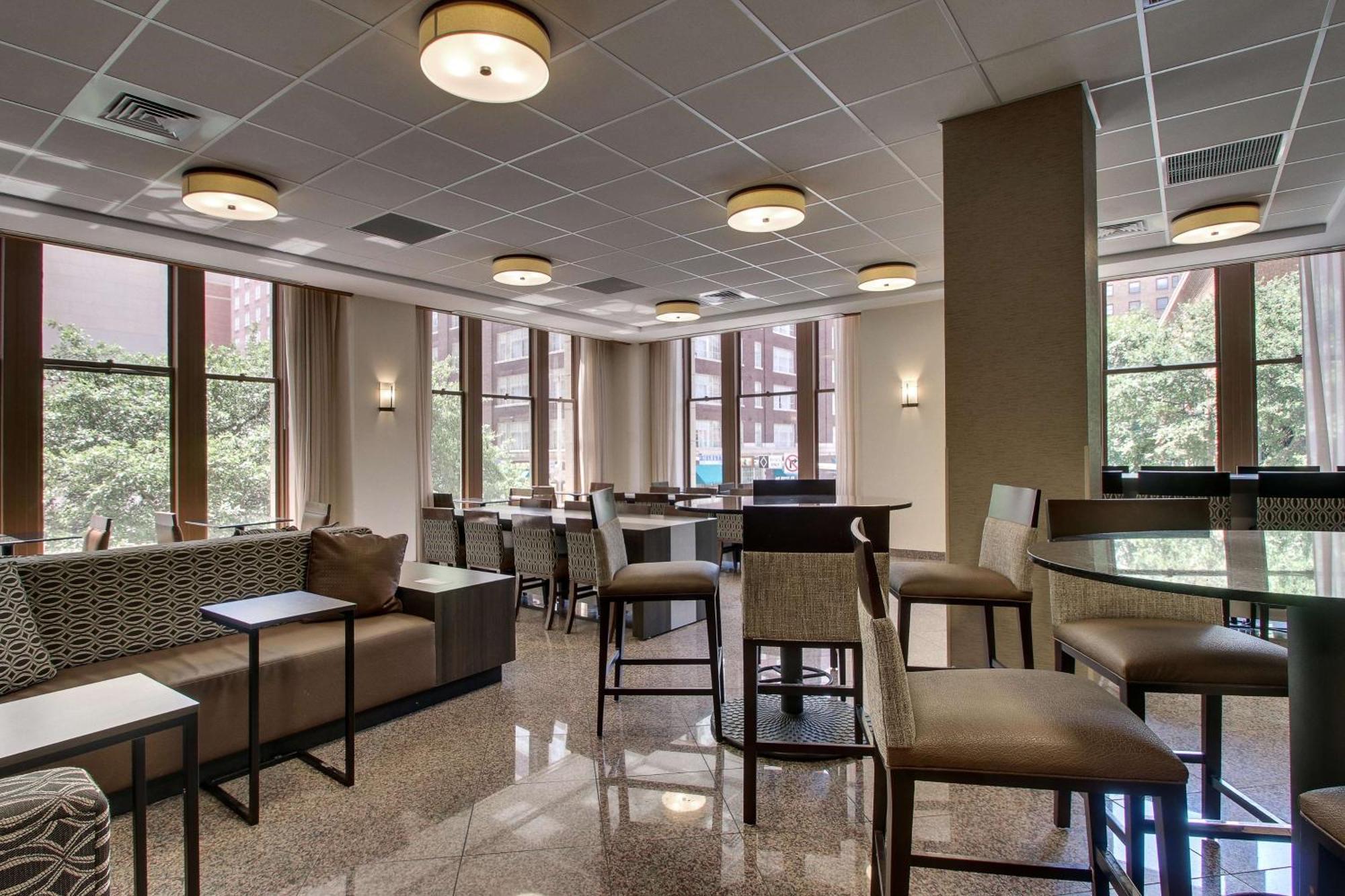 Drury Plaza Hotel San Antonio Riverwalk Room photo