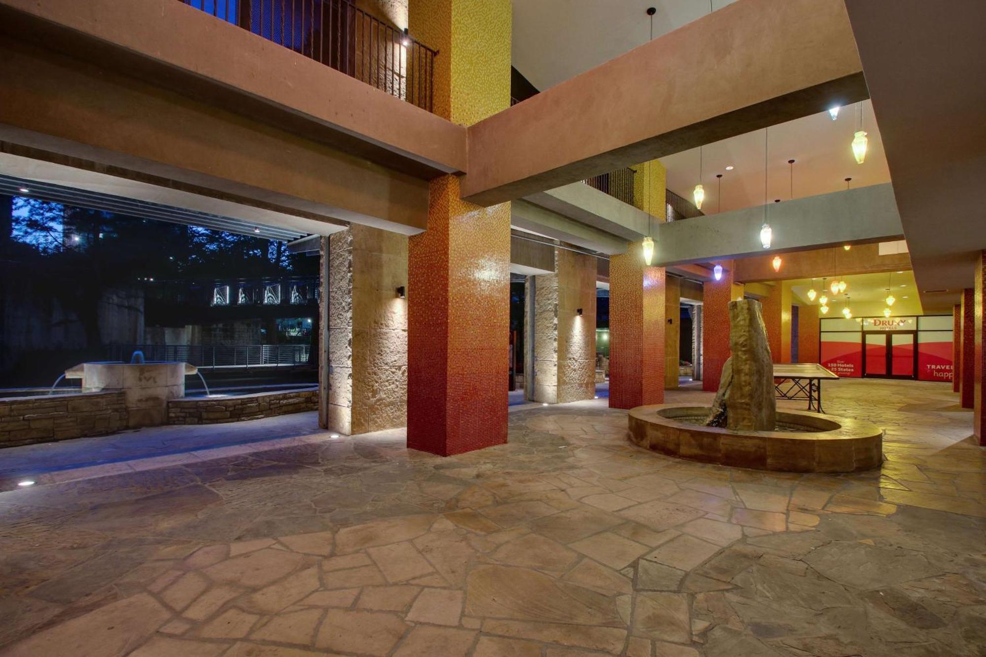 Drury Plaza Hotel San Antonio Riverwalk Exterior photo
