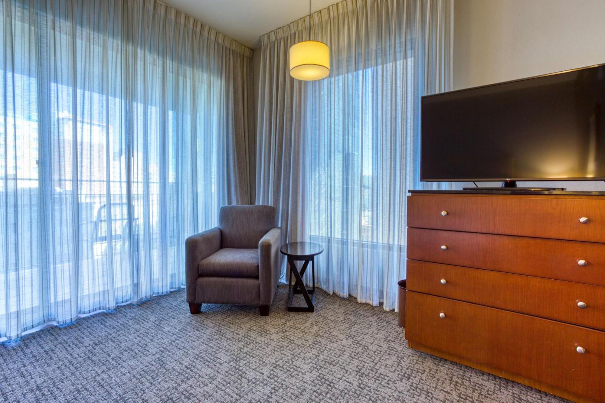 Drury Plaza Hotel San Antonio Riverwalk Room photo