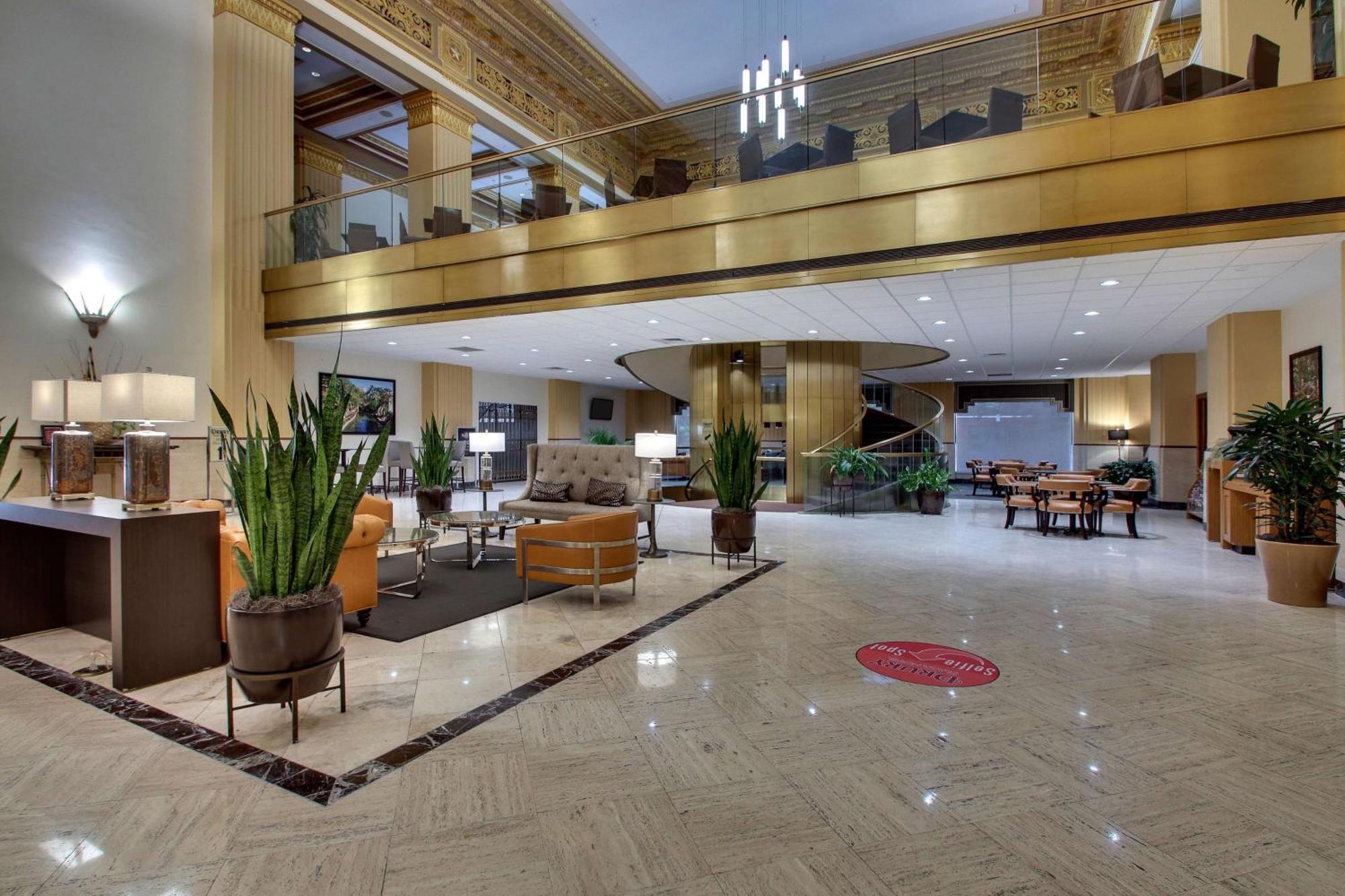 Drury Plaza Hotel San Antonio Riverwalk Room photo