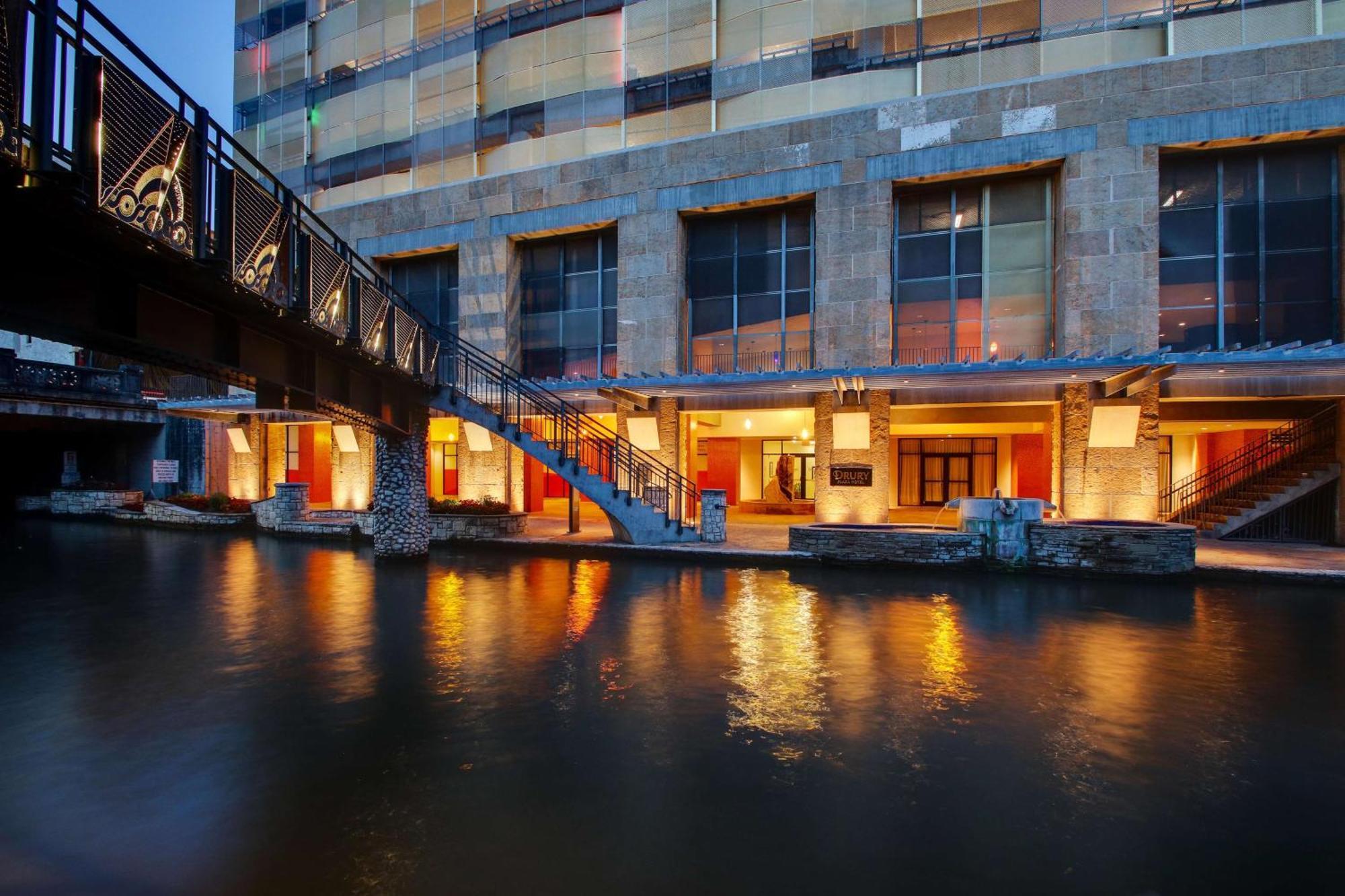 Drury Plaza Hotel San Antonio Riverwalk Exterior photo