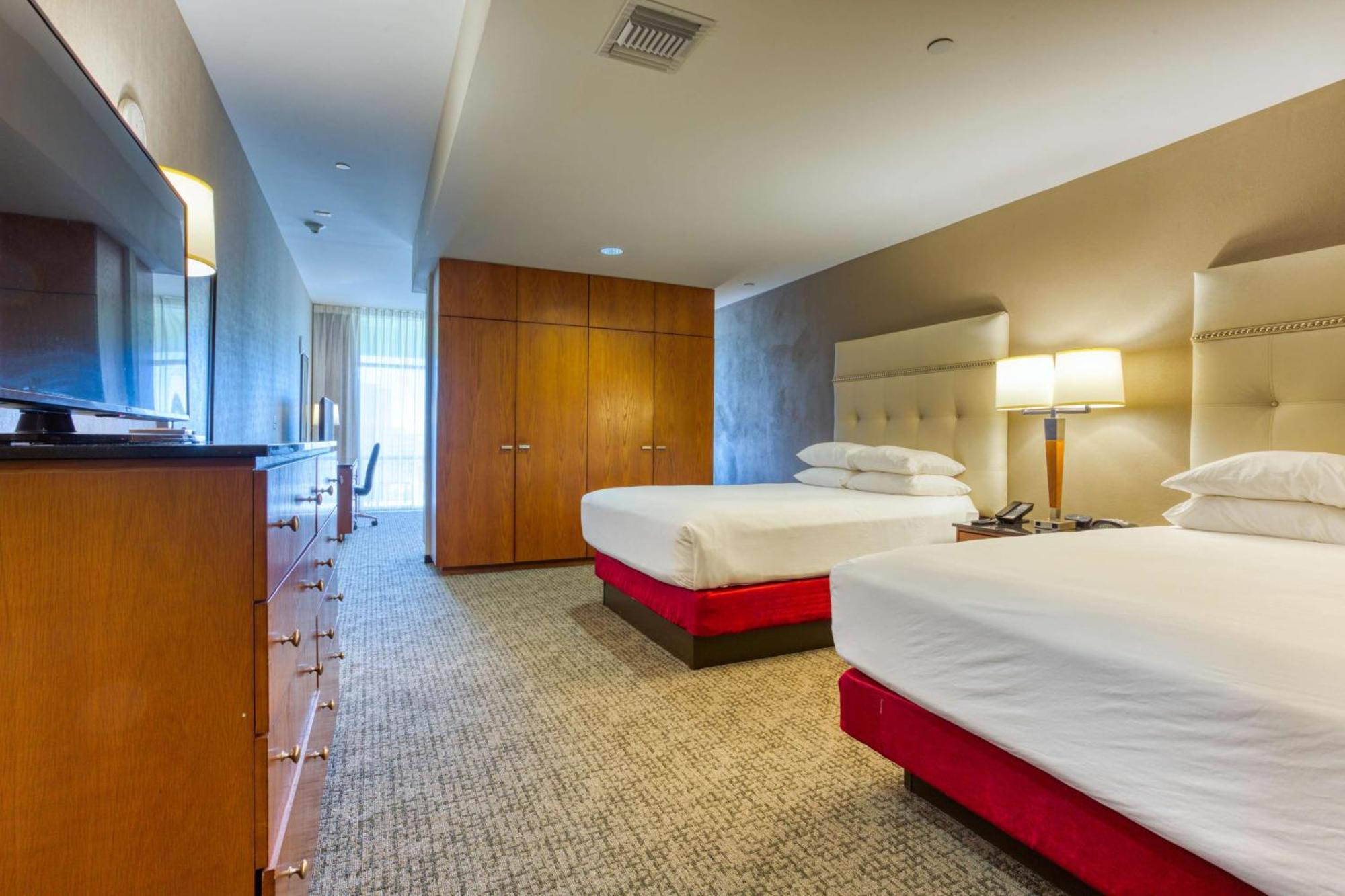 Drury Plaza Hotel San Antonio Riverwalk Exterior photo